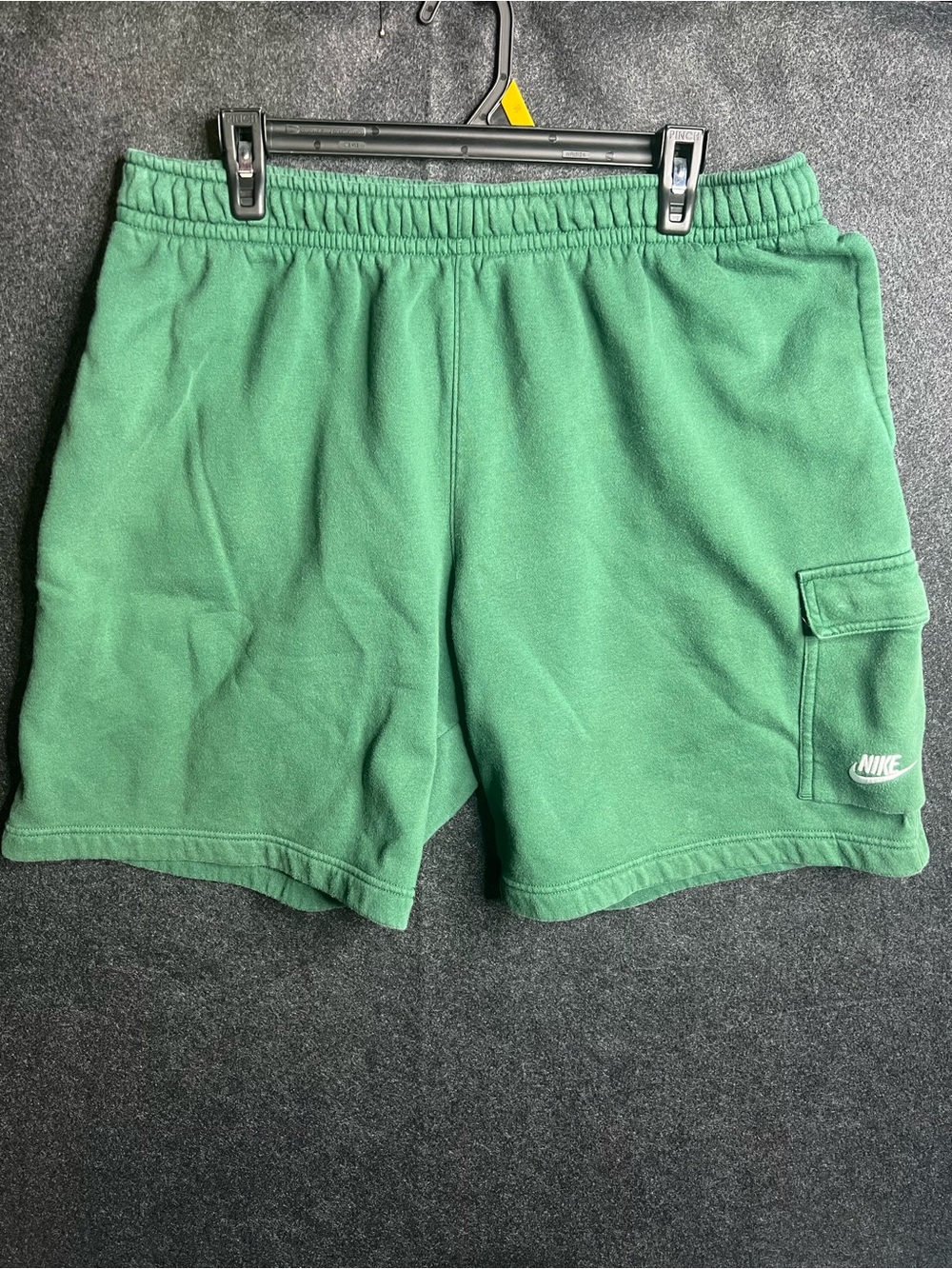 Nike Men's Green Fleece Cargo Shorts XL Elastic Waist Pockets Cotton Blend
